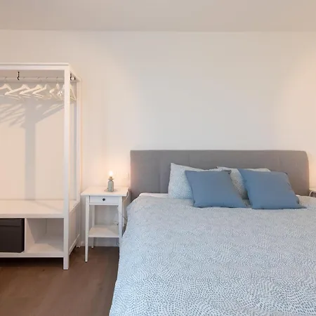 Petit Mouche - Recently Renovated Close To Villa *