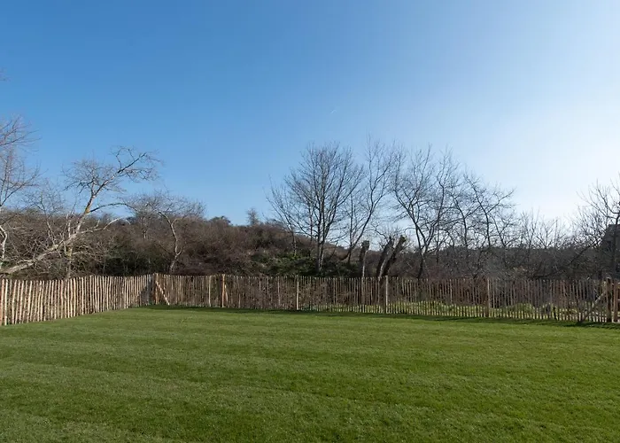 Petit Mouche - Recently Renovated Close To